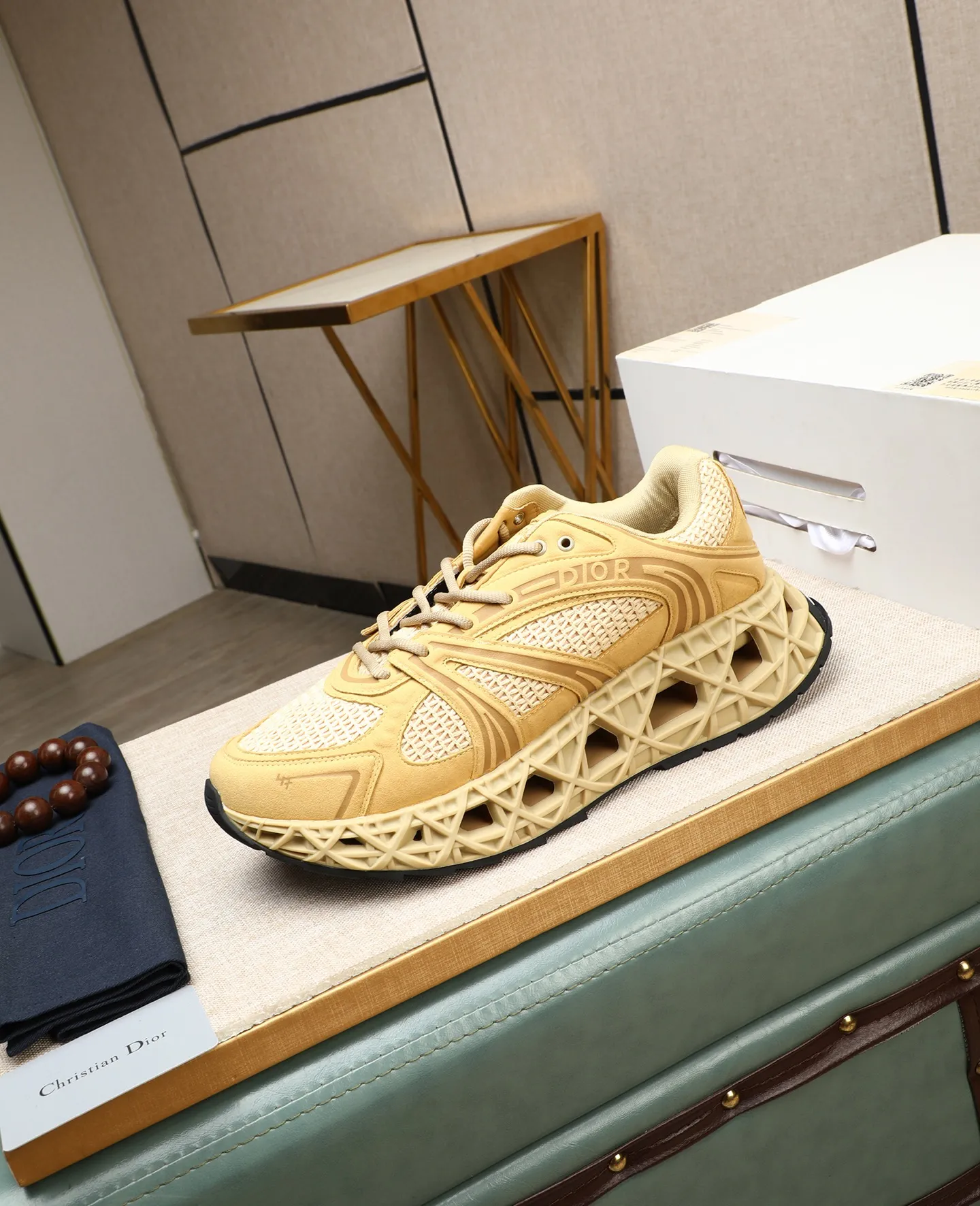 Men's shoes 💰800💰 Men's style 👦🏻Dior Dior B35 High-end quality Original casual sports shoes Upper: special environmentally friendly leather. High-frequency brand totem, brand totem cloth, tongue plastic brand logo, heel high-frequency brand logo Lining: brand canvas Original version: ultra-light TPR·rubber; two-color molded outsole Ultra-high quality control and fine workmanship: High-end, extravagance and class. Size: 39-44 (38, 45, 46, can be customized)…! !